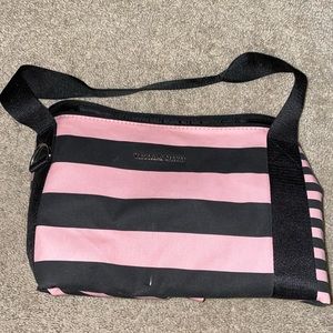 VICTORIA'S SECRET TOTE WITH STRAP✨✨
